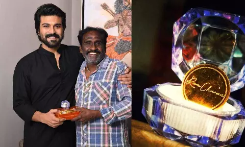 ആർ.ആർ.ആറിന്‌ പിന്നിൽ പ്രവർത്തിച്ചവർക്ക് പത്ത് ഗ്രാമിന്റെ സ്വർണനാണയം സമ്മാനിച്ച് രാംചരൺ