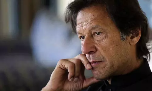 ഇമ്രാൻ ഖാന് തിരിച്ചടി; ദേശീയ അസംബ്ലി പിരിച്ചുവിട്ട നടപടി പാക് സുപ്രിംകോടതി റദ്ദാക്കി