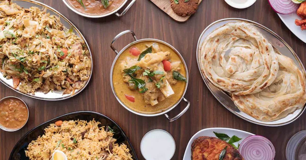 ചായക്ക് മുതല് ബിരിയാണിക്ക് വരെ വില കൂട്ടി; ഹോട്ടൽ ഭക്ഷണത്തിന് തീവില ചായക്ക് മുതല് ബിരിയാണിക്ക് വരെ വില കൂട്ടി; ഹോട്ടൽ ഭക്ഷണത്തിന് തീവില