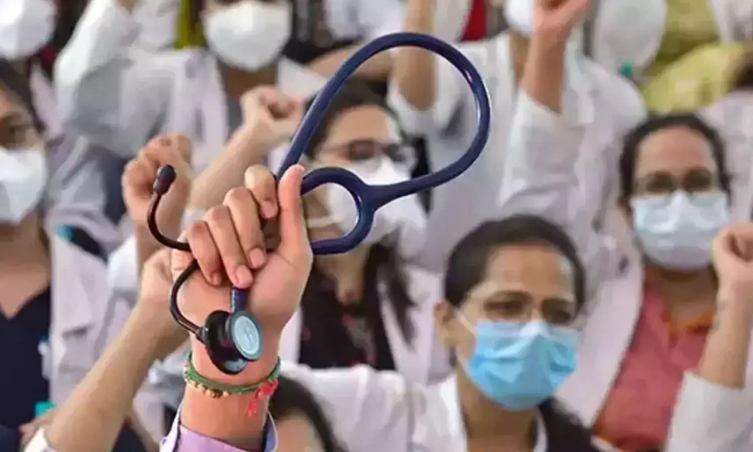 ഇന്ത്യയിലെ മെഡിക്കൽ വിദ്യാർത്ഥികൾക്ക് ഇളവുമായി യുക്രൈൻ; തുടർപഠനം ഏറ്റെടുക്കുമെന്ന് ഹംഗറി