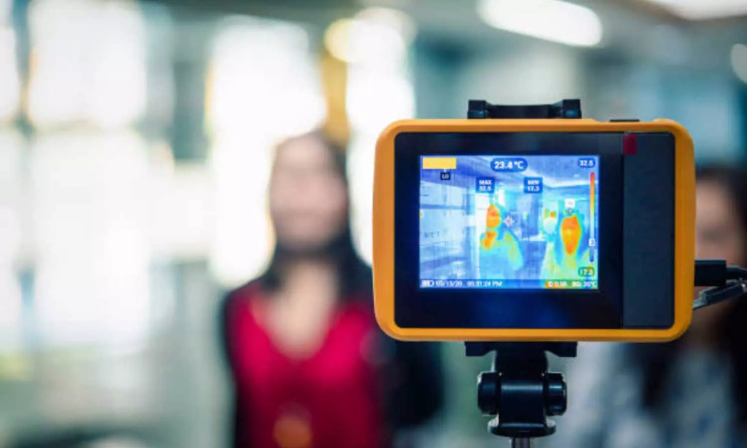 കോവിഡിനിടെ യാത്രക്കാരുടെ ടെംപറേച്ചർ പരിശോധന: രണ്ട് എയർപോർട്ടുകൾക്ക് 2.5 കോടി പിഴ