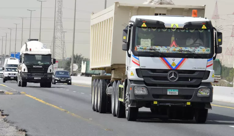 അബൂദബിയില് ചരക്ക് വാഹനം ഓടിക്കാന് പുതിയ പെര്മിറ്റുകള് എടുക്കണം അബൂദബിയില് ചരക്ക് വാഹനം ഓടിക്കാന് പുതിയ പെര്മിറ്റുകള് എടുക്കണം
