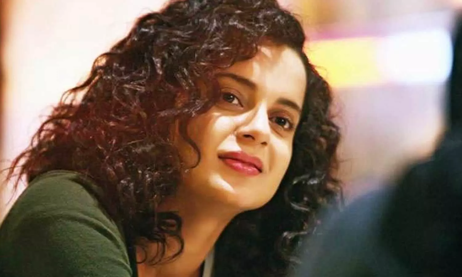 അക്ഷയ്കുമാറും ഷാരൂഖ് ഖാനും പരാജയം, അവതാരകരിലെ സൂപ്പർ സ്റ്റാർ ഞാനാണ്: കങ്കണ റാണാവത്ത് അക്ഷയ്കുമാറും ഷാരൂഖ് ഖാനും പരാജയം, അവതാരകരിലെ സൂപ്പർ സ്റ്റാർ ഞാനാണ്: കങ്കണ റാണാവത്ത്