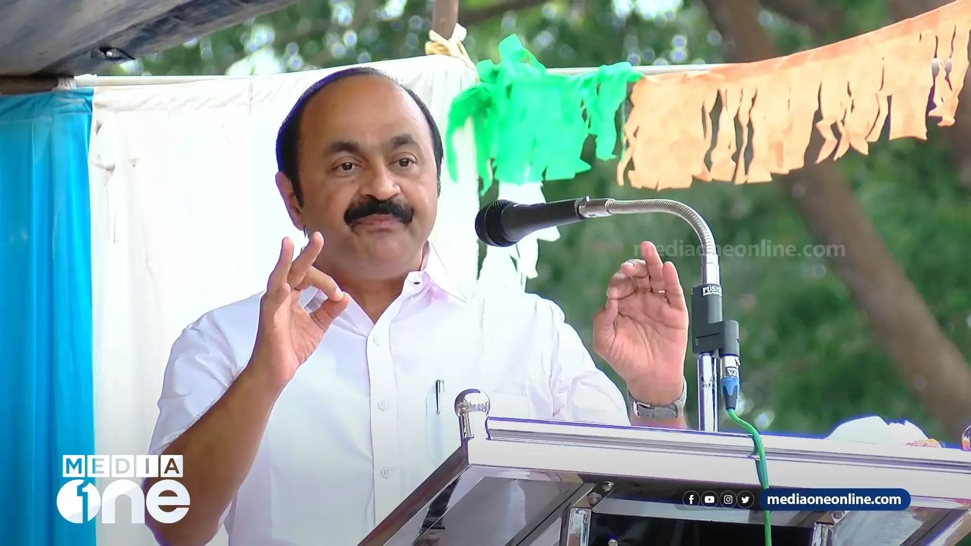 കെ റെയിലിന് കേന്ദ്രാനുമതി ലഭിച്ചാലും യു.ഡി.എഫ് സമരത്തിൽ നിന്നും പിന്മാറില്ല; വി.ഡി സതീശൻ കെ റെയിലിന് കേന്ദ്രാനുമതി ലഭിച്ചാലും യു.ഡി.എഫ് സമരത്തിൽ നിന്നും പിന്മാറില്ല; വി.ഡി സതീശൻ