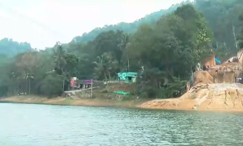 വർഷങ്ങളുടെ കാത്തിരിപ്പാണ് ഈ പാലം, അതിനി പാതിവഴിയിലാകുമോ;ആശങ്കയോടെ അമ്പൂരിക്കാർ