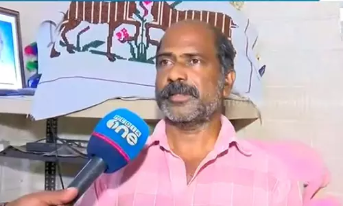 എക്‌സൈസ് ഉദ്യോഗസ്ഥന് പട്ടിക്കുട്ടികളെ നൽകാത്തതിന്റെ പ്രതികാരം; കള്ളകേസിൽ പ്രതികളായവർക്ക് നഷ്ടപരിഹാരം നൽകണമെന്ന് ഹൈക്കോടതി