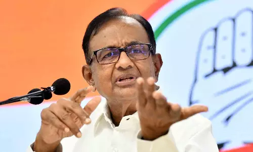 എട്ടു വർഷം, കേന്ദ്രം ഒരു കുടുംബത്തിൽനിന്ന് ഊറ്റിയത് ഒരു ലക്ഷം രൂപയുടെ ഇന്ധനനികുതി; കണക്കുനിരത്തി പി ചിദംബരം