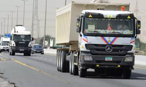 അബൂദബിയില്‍ ചരക്ക് വാഹനം ഓടിക്കാന്‍   പുതിയ പെര്‍മിറ്റുകള്‍ എടുക്കണം