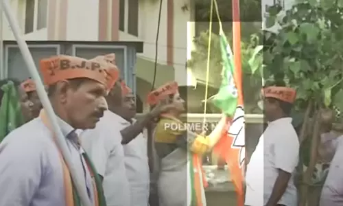 ബിജെപി പതാക തലതിരിച്ചുയർത്തി ഖുശ്ബു; താൻ തുമ്മിയാൽ വാർത്തയെന്ന് നടി