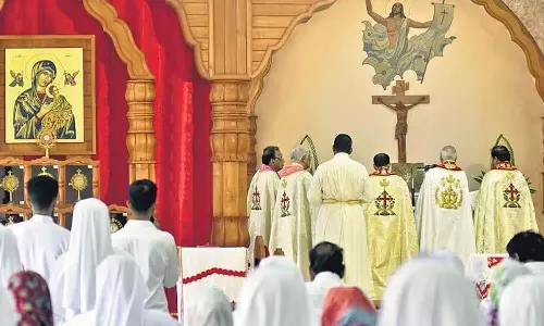 സിറോ മലബാർ സഭ കുർബാന ഏകീകരണം; എറണാകുളം - അങ്കമാലി അതിരൂപതയുടെ നിലപാട് സഭ സിനഡ് തള്ളിയേക്കും