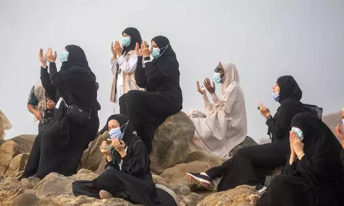 മഹറമില്ലാതെയും സ്ത്രീകള്ക്ക് ഉംറക്ക് വരാമെന്ന് ഹജ്ജ്-ഉംറ മന്ത്രാലയം മഹറമില്ലാതെയും സ്ത്രീകള്ക്ക് ഉംറക്ക് വരാമെന്ന് ഹജ്ജ്-ഉംറ മന്ത്രാലയം