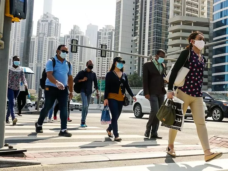 യു.എ.ഇയില്‍ കോവിഡ് ഗണ്യമായി കുറഞ്ഞു;  ജാഗ്രത തുടരണമെന്ന് അധികൃതര്‍