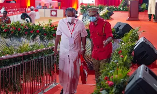 പ്രദേശിക പാർട്ടികളുമായി സഖ്യമുണ്ടാക്കണം; കോൺഗ്രസ് സഖ്യത്തെ ശക്തമായി എതിർത്ത് സിപിഎം കേരള ഘടകം പ്രദേശിക പാർട്ടികളുമായി സഖ്യമുണ്ടാക്കണം; കോൺഗ്രസ് സഖ്യത്തെ ശക്തമായി എതിർത്ത് സിപിഎം കേരള ഘടകം