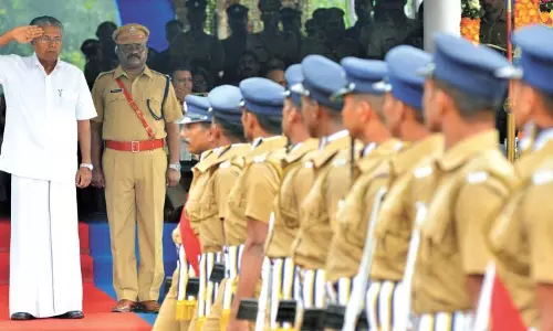 പൊലീസ് സ്റ്റേഷനിൽ അഞ്ച് വർഷത്തെ സേവനം നിർബന്ധം; പൊലീസ് മെഡലിനുള്ള മാനദണ്ഡങ്ങൾ പുനഃക്രമീകരിച്ചു പൊലീസ് സ്റ്റേഷനിൽ അഞ്ച് വർഷത്തെ സേവനം നിർബന്ധം; പൊലീസ് മെഡലിനുള്ള മാനദണ്ഡങ്ങൾ പുനഃക്രമീകരിച്ചു