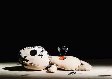 തൊഴിലുടമയ്‌ക്കെതിരെ ദുര്‍മന്ത്രവാദം; വീട്ടുജോലിക്കാരിയെ അറസ്റ്റ് ചെയ്തു