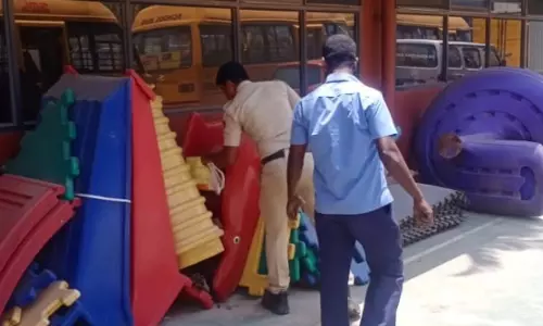 ബെംഗളൂരുവിലെ ആറ് സ്കൂളുകള്‍ക്ക് നേരെ ബോംബ് ഭീഷണി, പൊലീസ് പരിശോധന തുടരുന്നു