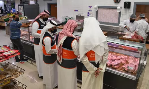 റമദാൻ മാസത്തിൽ ഉല്പന്നങ്ങൾക്ക് അമിത വില; പരിശോധന കർശനമാക്കി റമദാൻ മാസത്തിൽ ഉല്പന്നങ്ങൾക്ക് അമിത വില; പരിശോധന കർശനമാക്കി