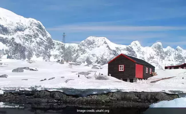 പെന്‍ഗ്വിനുകളുടെ എണ്ണം എടുക്കണം; അന്‍റാര്‍ട്ടിക്കയിലെ പോസ്റ്റ് ഓഫീസിലേക്ക് ജീവനക്കാരെ തേടുന്നു