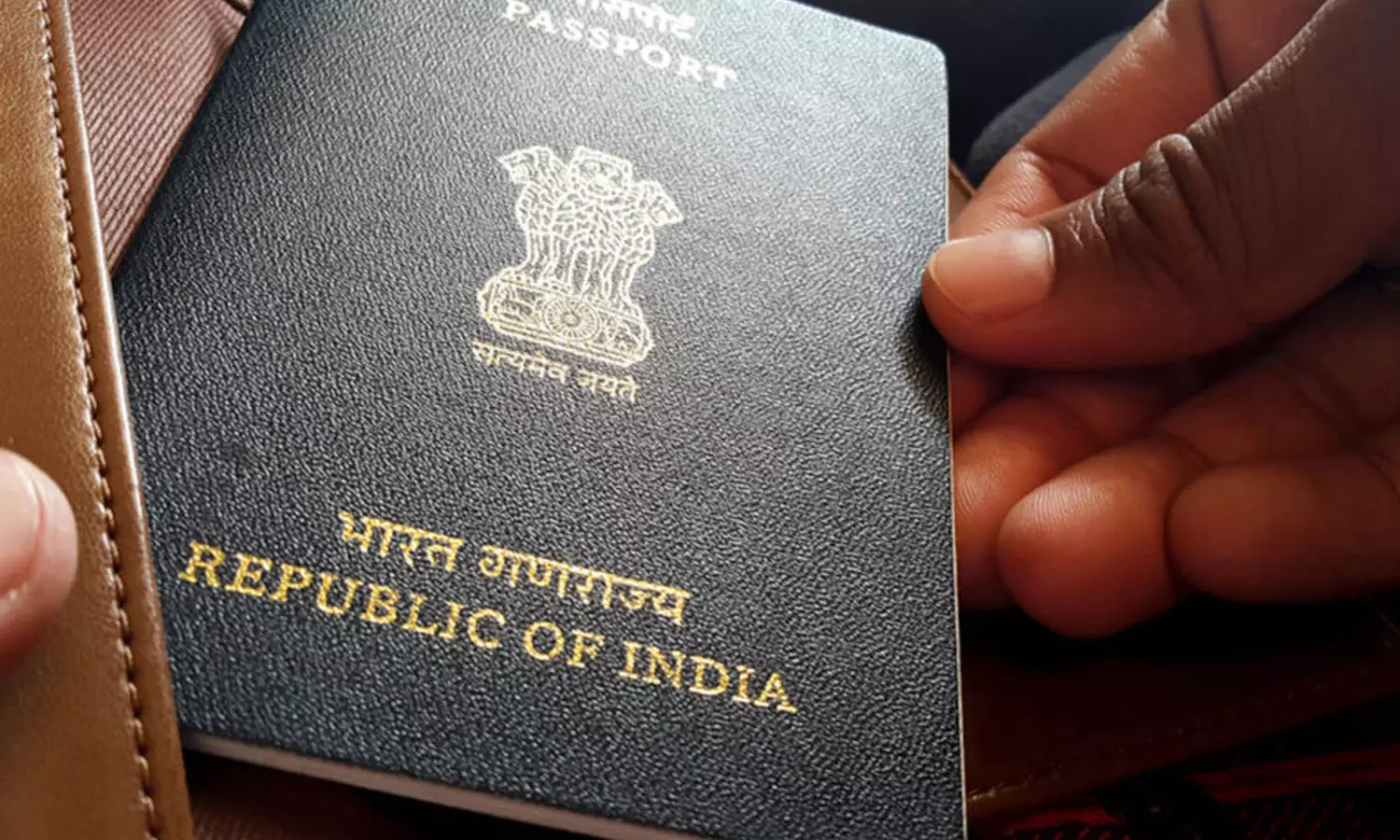 പാസ്‌പോർട്ട് പരസ്യപലകയാക്കരുത്; നിർദേശവുമായി ദുബൈ ഇന്ത്യൻ കോൺസുലേറ്റ്