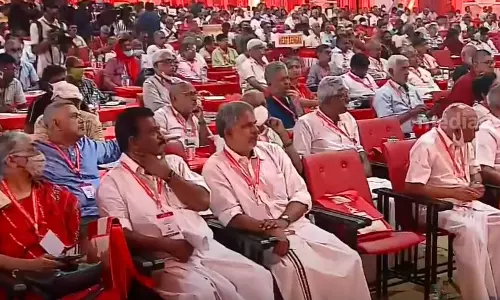 ബംഗാളിലും ത്രിപുരയിലും നഷ്ടപ്പെട്ട പ്രതാപം വീണ്ടെടുക്കണം; സി.പി.എം പാർട്ടി കോൺഗ്രസിൽ രാഷ്ട്രീയ സംഘടനാ റിപ്പോർട്ട് ചർച്ച ഇന്ന് ആരംഭിക്കും