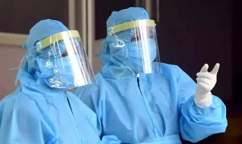 പി.പി.ഇ കിറ്റ് കൊള്ള മുഖ്യമന്ത്രി അറിഞ്ഞുതന്നെ; മൂന്നിരട്ടി വിലയ്ക്ക് വാങ്ങിയത് സർക്കാർ അനുമതിയോടെയെന്ന് രേഖകൾ പി.പി.ഇ കിറ്റ് കൊള്ള മുഖ്യമന്ത്രി അറിഞ്ഞുതന്നെ; മൂന്നിരട്ടി വിലയ്ക്ക് വാങ്ങിയത് സർക്കാർ അനുമതിയോടെയെന്ന് രേഖകൾ