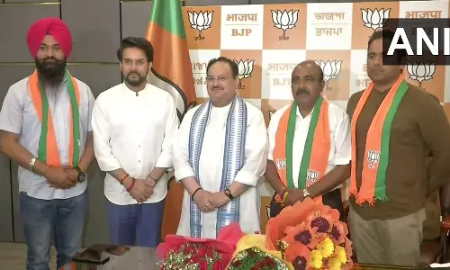 ആംആദ്മി പാർട്ടിക്ക് വൻ തിരിച്ചടി: ഹിമാചൽ സംസ്ഥാന അധ്യക്ഷനടക്കം പ്രമുഖനേതാക്കൾ ബിജെപിയിൽ