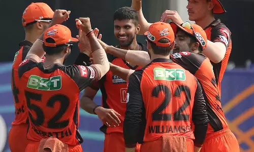 ചെന്നൈയെ എറിഞ്ഞിട്ട് ഹൈദരാബാദ്; 155 റൺസ് വിജയലക്ഷ്യം ചെന്നൈയെ എറിഞ്ഞിട്ട് ഹൈദരാബാദ്; 155 റൺസ് വിജയലക്ഷ്യം