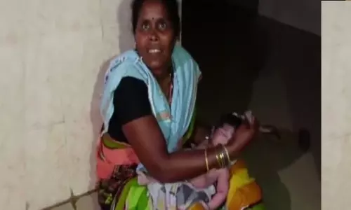 വൈദ്യുതി മുടങ്ങി; ടോർച്ചിന്റെ വെളിച്ചത്തിൽ സർക്കാർ ആശുപത്രിയിൽ യുവതിയുടെ പ്രസവം