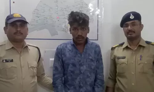 ലാത്തി പിടിച്ചുവാങ്ങി പൊലീസുകാരനെ തല്ലിയോടിച്ച് യുവാവ്; പിന്നീട് അറസ്റ്റിൽ