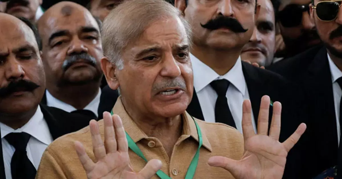 പഞ്ചാബ് പ്രവിശ്യയുടെ നായകന്, സൈന്യവുമായി അടുത്ത ബന്ധം... ആരാണ് ശഹ്ബാസ് ശരീഫ്? പഞ്ചാബ് പ്രവിശ്യയുടെ നായകന്, സൈന്യവുമായി അടുത്ത ബന്ധം... ആരാണ് ശഹ്ബാസ് ശരീഫ്?