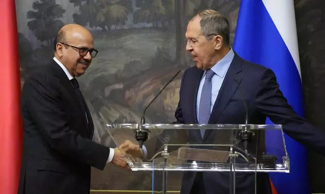 യു​ക്രെ​യ്​​ൻ സം​ഘ​ർ​ഷം സം​ഭാ​ഷ​ണ​ത്തി​ലൂ​ടെ പ​രി​ഹ​രി​ക്ക​ണമെന്ന് ബഹ്‌റൈന്‍