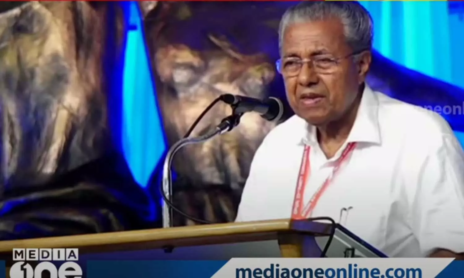 പാർട്ടിയിൽ കേരള ലൈൻ എന്ന ഒന്നില്ല; അഖിലേന്ത്യാ നയമാണ് കേരളത്തിലും പാർട്ടി നയം: പിണറായി പാർട്ടിയിൽ കേരള ലൈൻ എന്ന ഒന്നില്ല; അഖിലേന്ത്യാ നയമാണ് കേരളത്തിലും പാർട്ടി നയം: പിണറായി