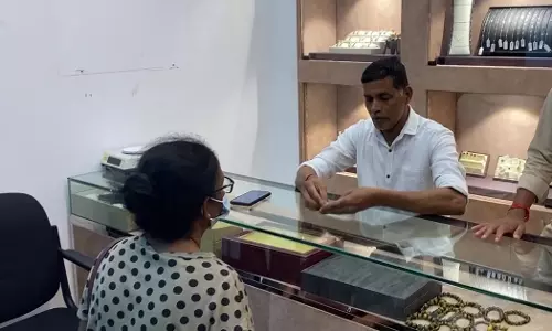 10 ഗ്രാം സ്വർണത്തിന് 1.85 ലക്ഷം രൂപ;  ഉള്ളതെല്ലാം പെറുക്കിവിറ്റ് ശ്രീലങ്കക്കാർ