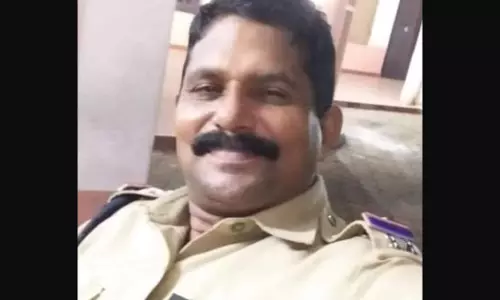 കുഴിയിൽ ചാടി നിയന്ത്രണം നഷ്ടമായ ബൈക്ക് കനാലിൽ വീണു; എസ്.ഐ മരിച്ചു