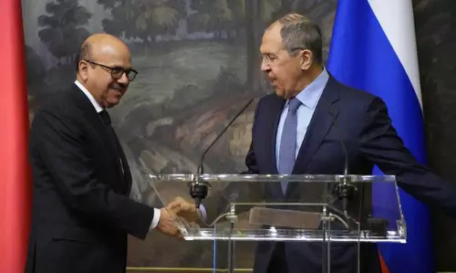 യു​ക്രെ​യ്​​ൻ സം​ഘ​ർ​ഷം സം​ഭാ​ഷ​ണ​ത്തി​ലൂ​ടെ പ​രി​ഹ​രി​ക്ക​ണമെന്ന് ബഹ്‌റൈന്‍