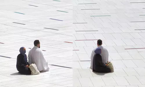 ഹറം പള്ളിയില്‍ സഹോദരന്‍റെ തണലില്‍ അരുമ പെങ്ങള്‍; വൈറലായി ഫോട്ടോ