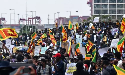 ജീവൻ രക്ഷാമരുന്നുകളില്ല, ശസ്ത്രക്രിയകൾ മുടങ്ങുന്നു; ശ്രീലങ്കയിൽ മരണനിരക്ക് കോവിഡ്കാലത്തേക്കാൾ കൂടുമെന്ന് ഡോക്ടർമാർ