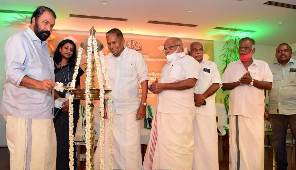 വിളിച്ചാൽ ഫോണെടുക്കണം, നിസ്സാര കാരണം പറഞ്ഞ് അപേക്ഷകൾ നിരസിക്കരുത്: ഉദ്യോഗസ്ഥരോട് മന്ത്രി വി ശിവൻകുട്ടി വിളിച്ചാൽ ഫോണെടുക്കണം, നിസ്സാര കാരണം പറഞ്ഞ് അപേക്ഷകൾ നിരസിക്കരുത്: ഉദ്യോഗസ്ഥരോട് മന്ത്രി വി ശിവൻകുട്ടി