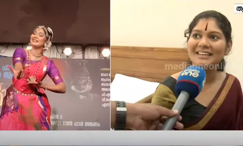 വേദി വിട്ട് ഇറങ്ങേണ്ടിവരികയെന്നാല്‍ കലാകാരിയെ കൊല്ലുന്നതിന് തുല്യം: മതമില്ലാത്ത വേദിയില്‍ നൃത്തം ചെയ്ത് മന്‍സിയ