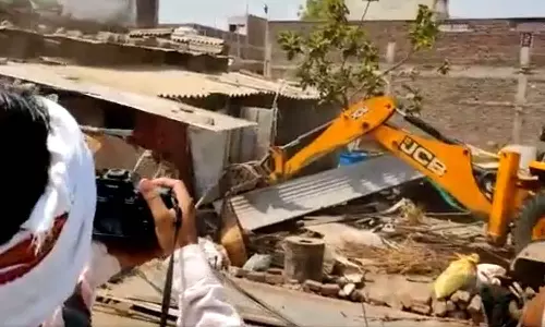 രാമ നവമി സംഘർഷം; 45 വീടുകൾ ബുൾഡോസർ കൊണ്ട് ഇടിച്ചു തകർത്ത് മധ്യപ്രദേശ് സർക്കാർ