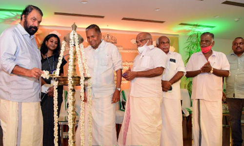 വിളിച്ചാൽ ഫോണെടുക്കണം, നിസ്സാര കാരണം പറഞ്ഞ് അപേക്ഷകൾ നിരസിക്കരുത്: ഉദ്യോഗസ്ഥരോട് മന്ത്രി വി ശിവൻകുട്ടി