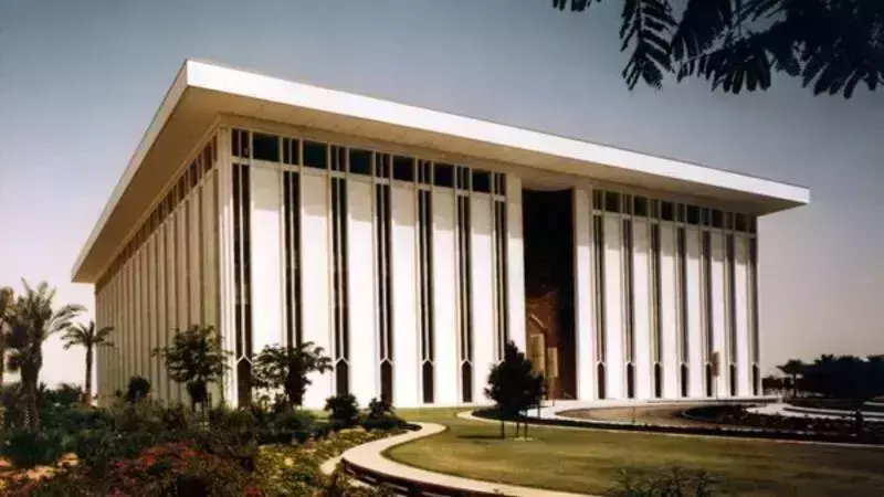 സൗദിയില്‍ ഓണ്‍ലൈന്‍ വഴി ബാങ്ക് അകൗണ്ടുകള്‍ തുറക്കുന്നതിന് ഏര്‍പ്പെടുത്തിയിരുന്ന  വിലക്ക് നീക്കി