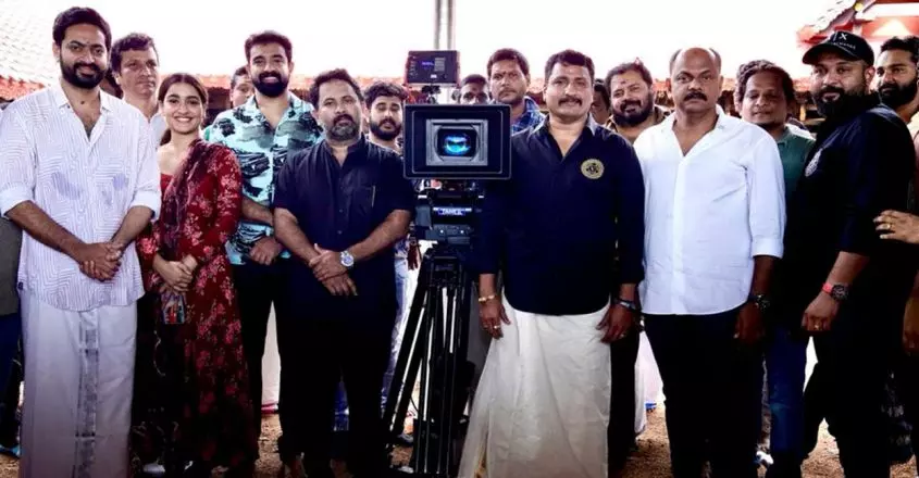 കായംകുളം കൊച്ചുണ്ണിക്ക് ശേഷം നിവിന് പോളി-റോഷന് ആന്ഡ്രൂസ് ടീം വീണ്ടും കായംകുളം കൊച്ചുണ്ണിക്ക് ശേഷം നിവിന് പോളി-റോഷന് ആന്ഡ്രൂസ് ടീം വീണ്ടും