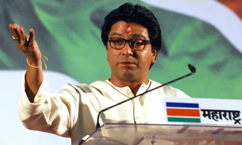 വാള്‍ ചുഴറ്റി പൊതുവേദിയില്‍ ശക്തിപ്രകടനം; രാജ് താക്കറെയ്‌ക്കെതിരെ കേസെടുത്തു