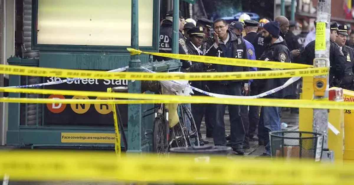 ന്യൂയോര്ക്ക് സബ്വേയിലെ വെടിവെപ്പ്: 62കാരന് അറസ്റ്റില് ന്യൂയോര്ക്ക് സബ്വേയിലെ വെടിവെപ്പ്: 62കാരന് അറസ്റ്റില്