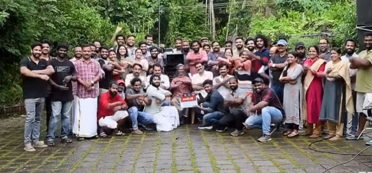 ഇതു പൊളിച്ചു മോനേ...വെറൈറ്റിയായി ഇന്ദ്രന്‍സിന്‍റെ ചാമ്പിക്കോ