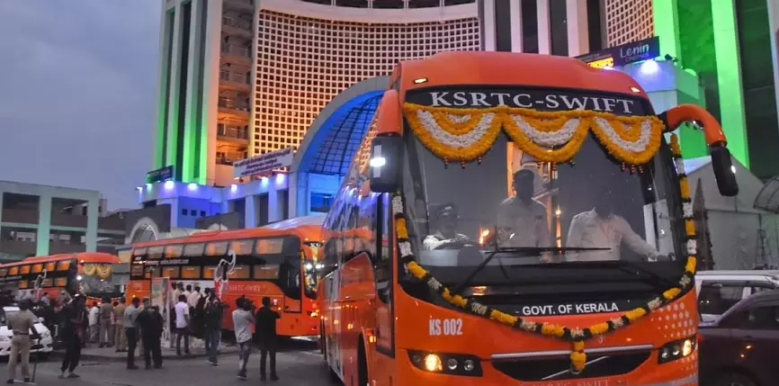സ്വകാര്യ ബസുകള് നടത്തുന്നത് കോടികളുടെ കൊള്ള; കെ-സ്വിഫ്റ്റിനെ തകർക്കാൻ ശ്രമം- വിവാദങ്ങളിൽ വിശദീകരണവുമായി കെ.എസ്.ആർ.ടി.സി സ്വകാര്യ ബസുകള് നടത്തുന്നത് കോടികളുടെ കൊള്ള; കെ-സ്വിഫ്റ്റിനെ തകർക്കാൻ ശ്രമം- വിവാദങ്ങളിൽ വിശദീകരണവുമായി കെ.എസ്.ആർ.ടി.സി