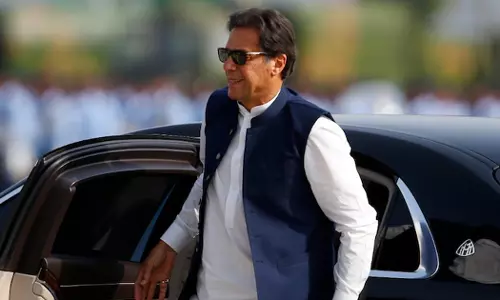 അധികാരമില്ലാത്ത ഞാന് അപകടകാരി, ഇറക്കുമതി സര്ക്കാരിനെ അംഗീകരിക്കില്ല: ഇംറാന് ഖാന് അധികാരമില്ലാത്ത ഞാന് അപകടകാരി, ഇറക്കുമതി സര്ക്കാരിനെ അംഗീകരിക്കില്ല: ഇംറാന് ഖാന്