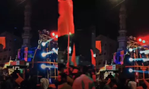 രാമനവമി ഘോഷയാത്ര പള്ളിക്കു മുന്നിലെത്തിയപ്പോൾ ഡി.ജെ നിർത്തിവച്ചു; വിദ്വേഷ പ്രചാരണങ്ങൾക്കിടയിൽ മറ്റൊരു കാഴ്ച രാമനവമി ഘോഷയാത്ര പള്ളിക്കു മുന്നിലെത്തിയപ്പോൾ ഡി.ജെ നിർത്തിവച്ചു; വിദ്വേഷ പ്രചാരണങ്ങൾക്കിടയിൽ മറ്റൊരു കാഴ്ച