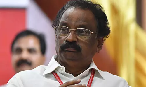 കെ.എസ്.ഇ.ബിയിലെ പ്രശ്നം രമ്യമായി പരിഹരിക്കാനുള്ള സമീപനം ബോർഡ് എടുക്കുന്നില്ല: എ.കെ ബാലൻ കെ.എസ്.ഇ.ബിയിലെ പ്രശ്നം രമ്യമായി പരിഹരിക്കാനുള്ള സമീപനം ബോർഡ് എടുക്കുന്നില്ല: എ.കെ ബാലൻ